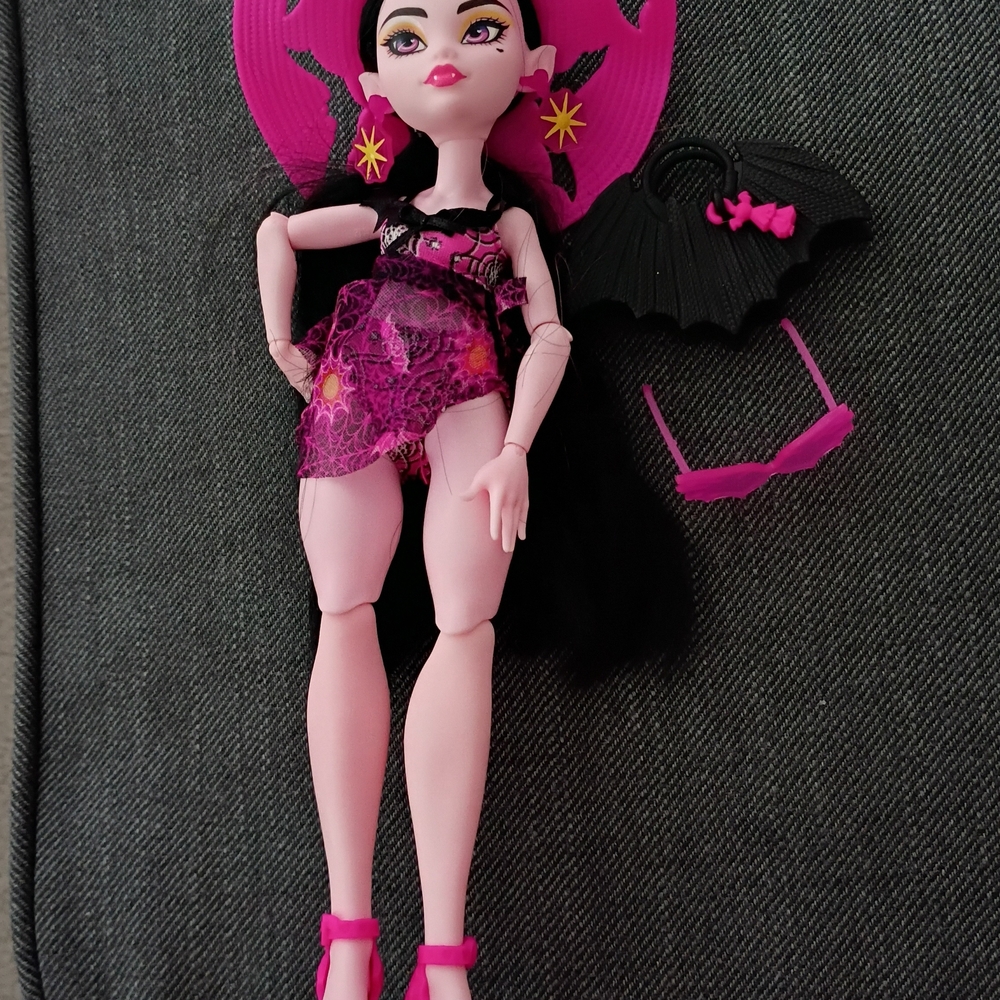 Monster High Scare-adise Island Draculaura Fashion Doll